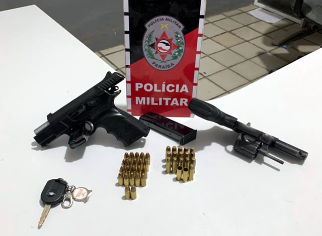 Polícia Militar prende 4 homens por porte ilegal de arma de fogo em São Bento