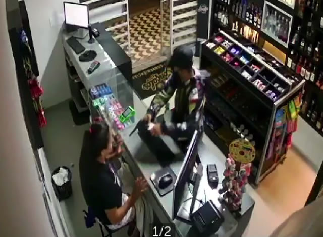 VÍDEO: Bandidos armados roubam whiskys e dinheiro de conveniência na cidade de Sousa