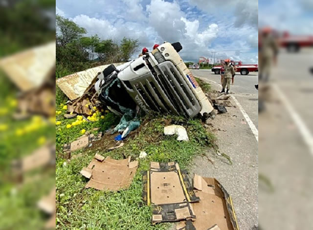 Motorista fica ferido após tombar carreta e bater em carro em Catolé do Rocha