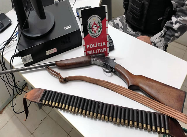 Polícia Militar apreende arma durante abordagem em carro no município de Lastro