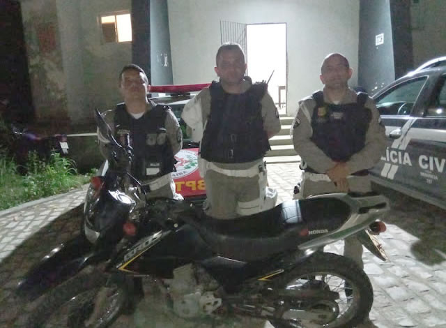 Entregador de delivery é conduzido à delegacia após ser flagrado com moto com restrição de roubo em Cajazeiras