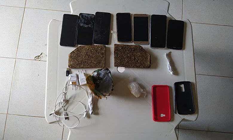 Drogas e celulares são apreendidos por policias penais e guarda militar no Presídio Padrão de Cajazeiras