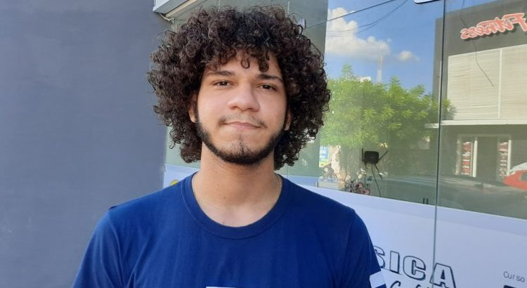 Sousense de família humilde consegue o primeiro lugar para medicina em universidade pública do Sertão da Paraíba