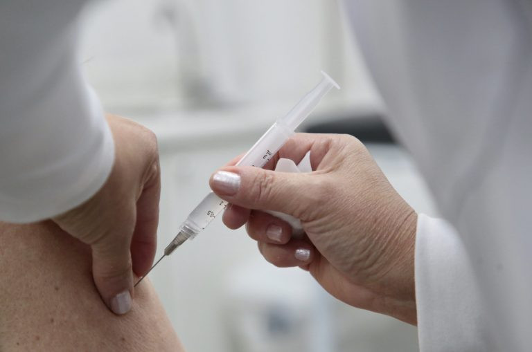Covid-19: Paraíba oferece 2ª dose de reforço para pessoas a partir de 80 anos e planeja Dia “D” de vacinação