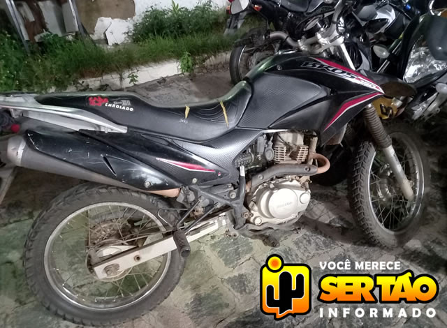 Agricultor tem moto roubada por dupla armada no município de Sousa; polícia age rápido e recupera veículo