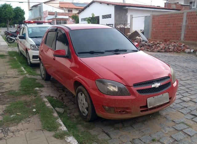 Polícia Militar prende homem e recupera carro roubada na cidade de São Bento