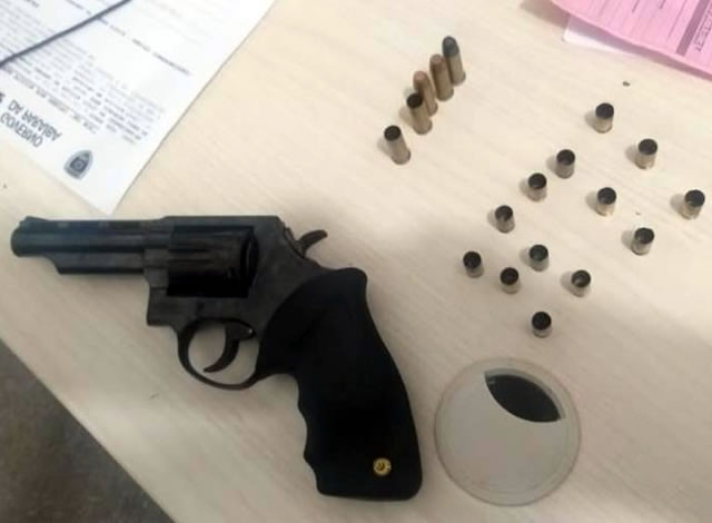 Homem é preso pelo BOPE após ser flagrado com arma de fogo na cidade de Cajazeiras