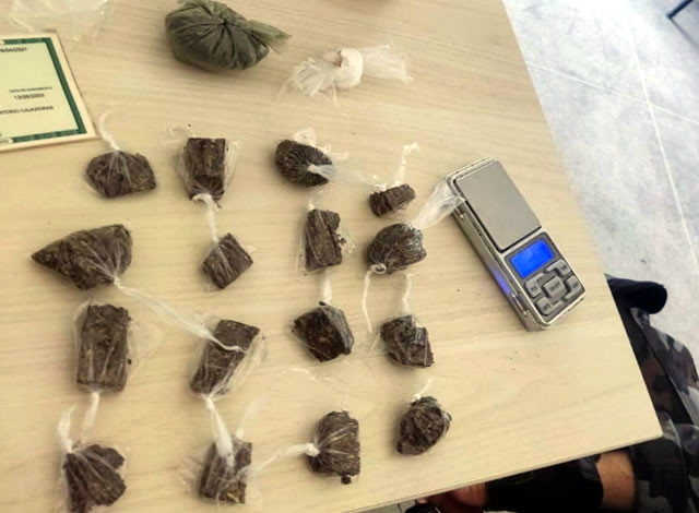 ROTAM apreende drogas após abordagem em dupla na cidade de Cajazeiras