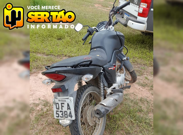 VÍDEO: Moto roubada em Sousa é recuperada pela PM após assalto em São João do Rio do Peixe