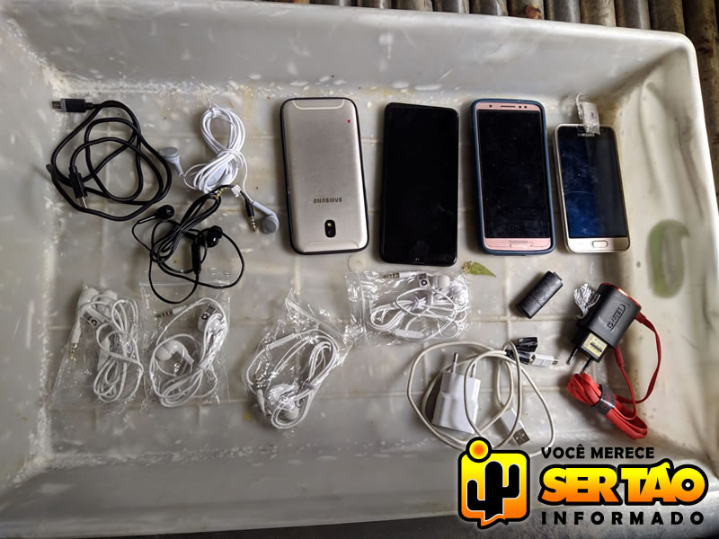 Sousense e jovem são presos com drogas e celulares que seriam arremessados para o Presídio Padrão de Cajazeiras
