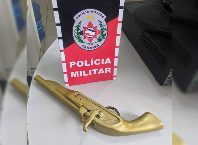 Polícia Militar apreende arma de fogo no bairro Alto do Cruzeiro, em Sousa