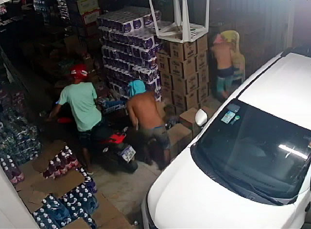 VÍDEO: Bandidos possivelmente armados rendem vereador e roubam moto na cidade de Sousa