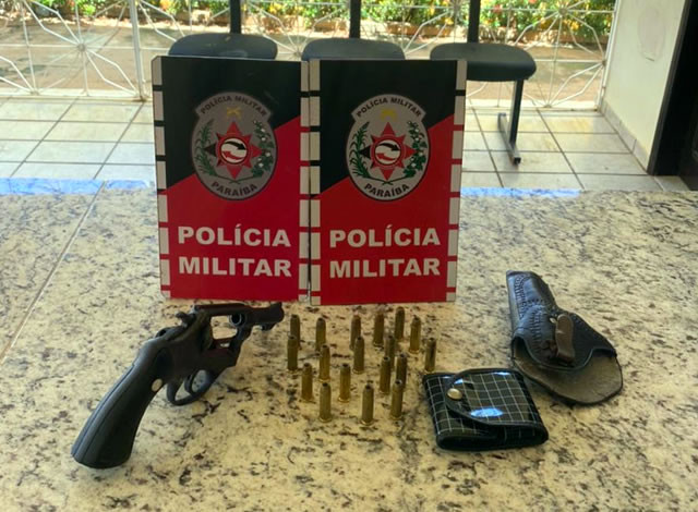 Polícia Militar prende homem com revólver durante abordagem na cidade de Catolé do Rocha