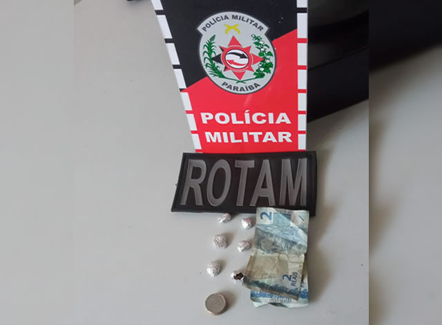 Trio da ROTAM apreende droga durante abordagem na cidade de Sousa