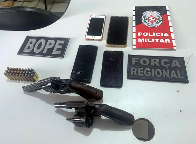 Polícia Militar prende dois homens armados com revólver na cidade de São Bento