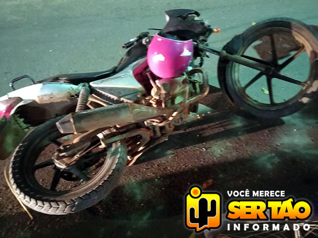 Duas pessoas ficam feridas em acidente envolvendo moto e bicicleta na cidade de Sousa