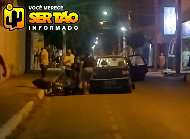 Motociclista fica ferido após se envolver em colisão com carro na cidade de Sousa