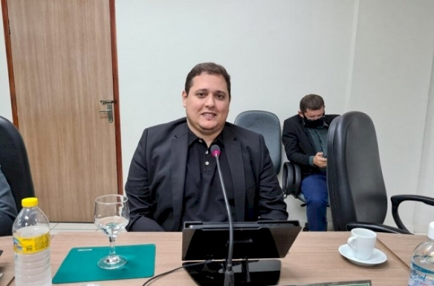 Vereador Novinho de Carlão solicita ao Município a entrega de escrituras dos imóveis dos moradores do bairro Alto da Rodoviária, em Sousa