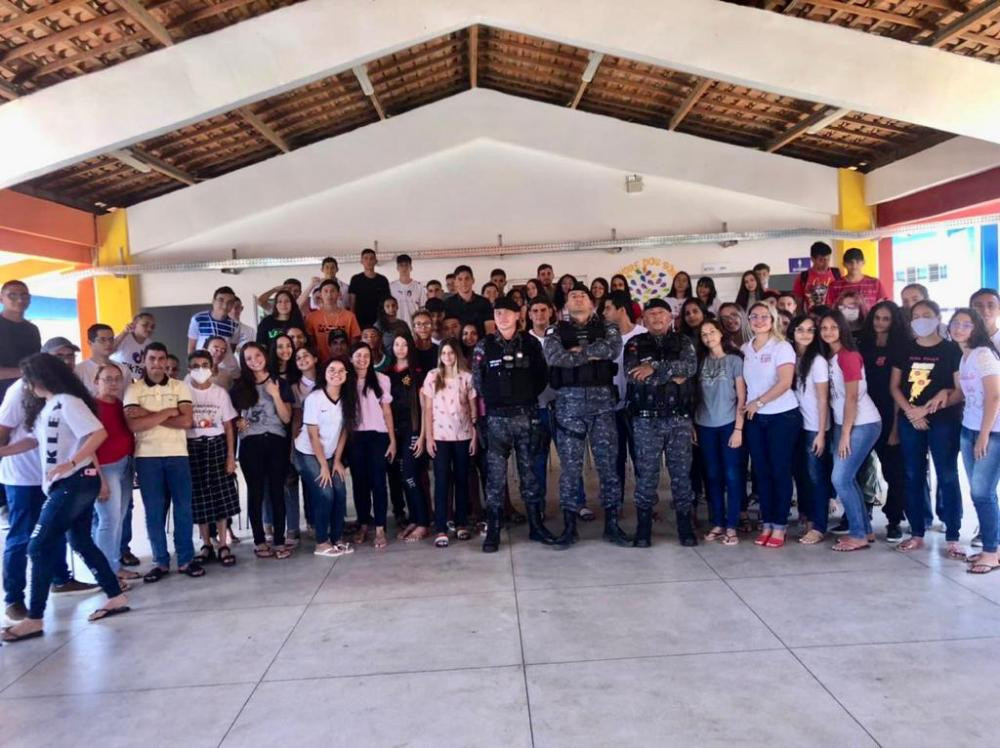 Batalhão de Operações Especiais participa do Projeto Pós-Médio realizado em escola na cidade de Santa Cruz