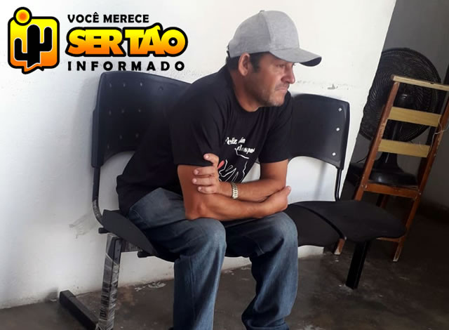 Homem acusado de matar adolescente no interior de motel, se apresenta na delegacia em Marizópolis