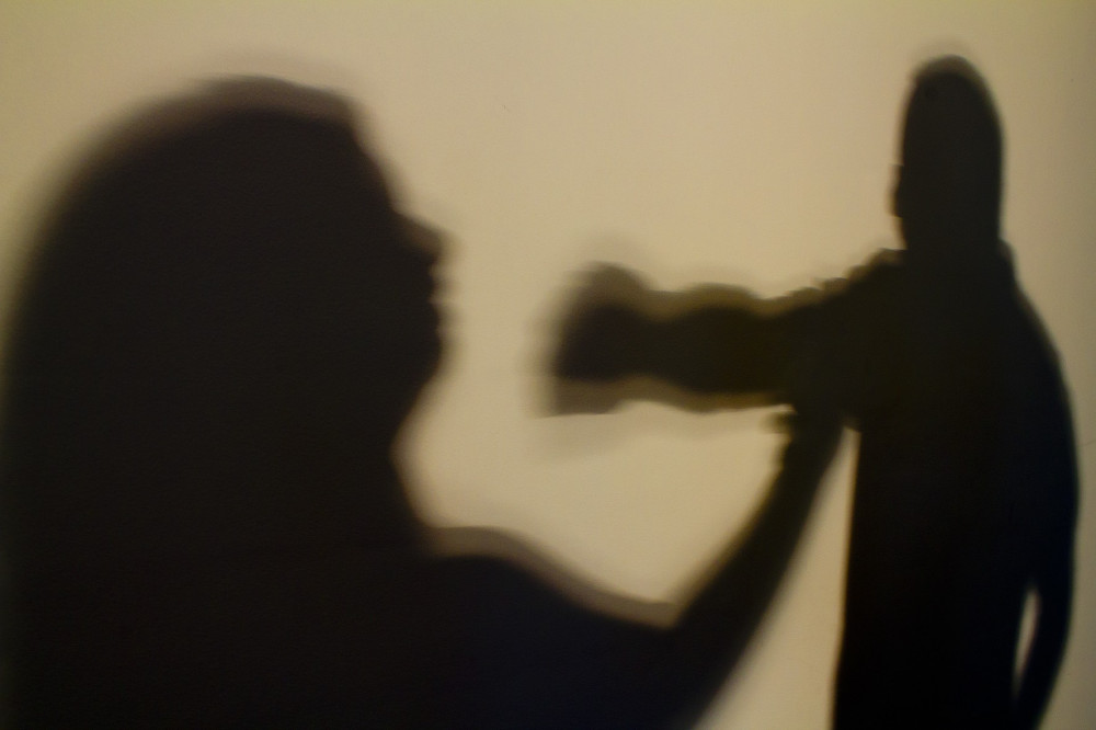 Homem é conduzido à delegacia acusado de agredir a companheira com socos e pontapés em Bonito de Santa Fé