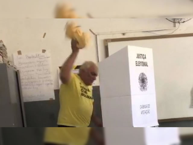 Eleitor quebra urna eletrônica com soco na cidade de Cajazeiras