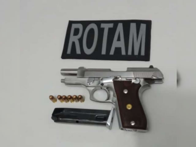 ROTAM prende homem com pistola após perseguição na cidade de Sousa