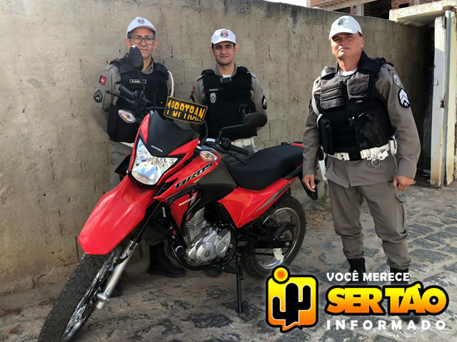 Policiamento de Trânsito recupera moto tomada por assalto na cidade de Sousa