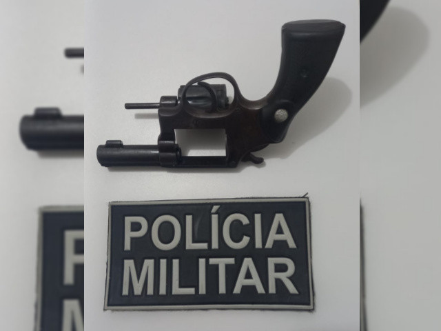 Adolescente é flagrado com revólver em escola na cidade de São José da Lagoa Tapada