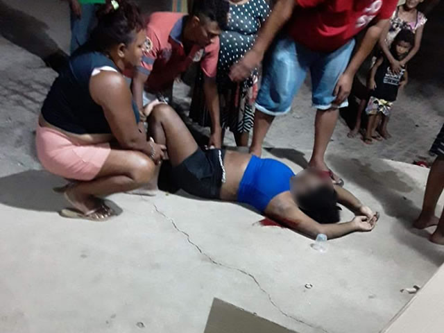 Mulher é alvejada com tiro de revólver durante confusão em conveniência em Sousa