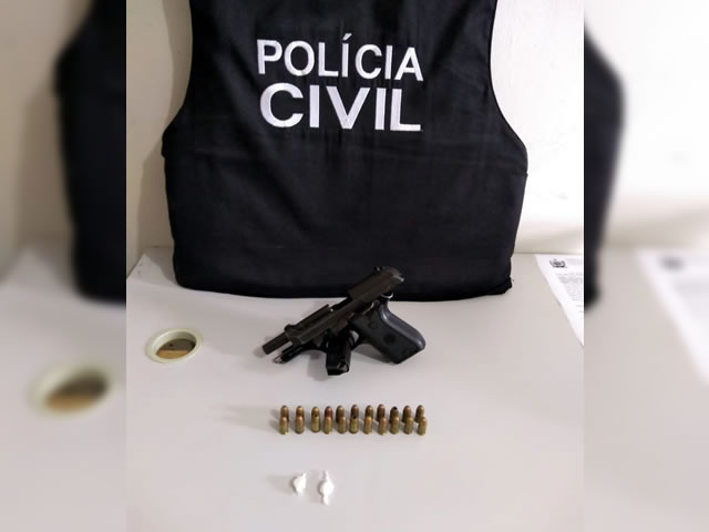 Ação integrada da Polícia Civil apreende arma, munições e droga com advogado em Sousa