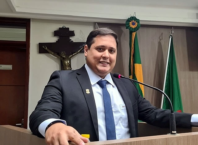 Novinho de Carlão toma posse como novo presidente da Câmara de vereadores de Sousa para o biênio 2023/2024