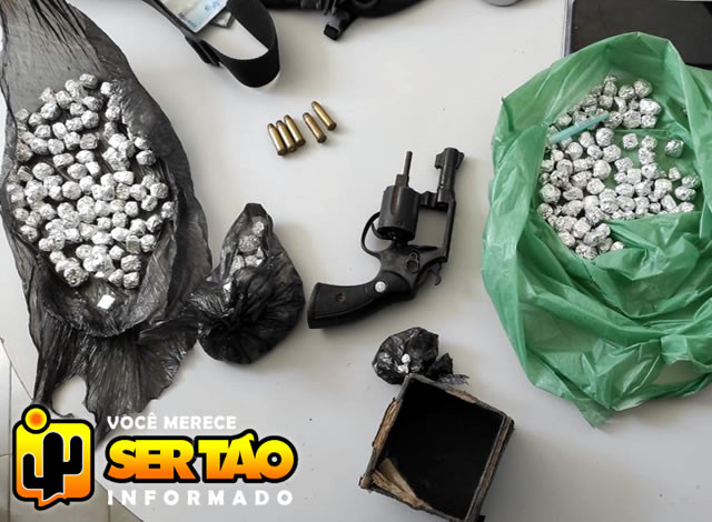 Polícia Militar prende homens e apreende arma, drogas e dinheiro na cidade de Sousa