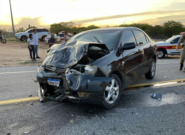 Três pessoas morrem e outras ficam feridas em grave acidente na BR-230, entre Pombal e São Bentinho