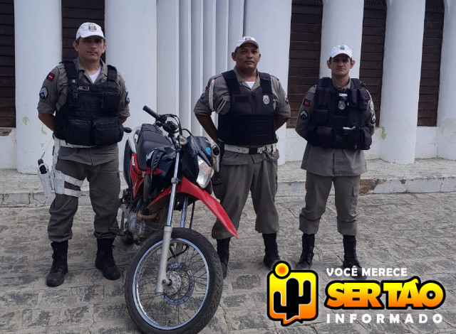 Moto com restrição de roubo é recuperada pelo policiamento de trânsito em Sousa
