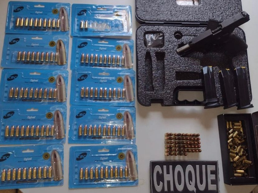 Polícia Militar cumpre mandados e apreende armas, munições e droga em São Bento