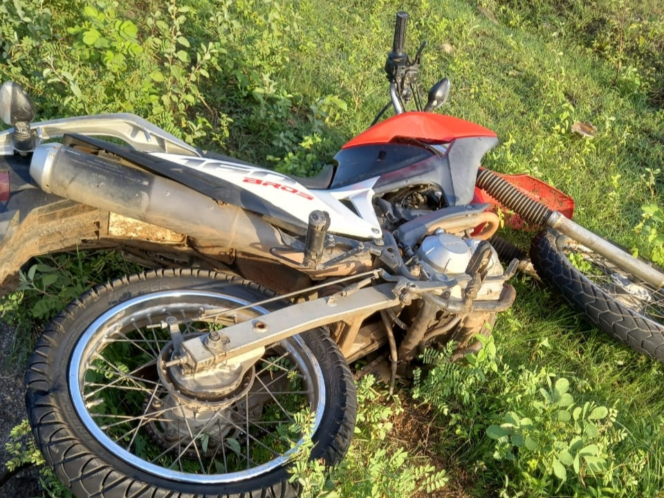 Polícia Militar recupera moto com restrição de roubo/furto na zona rural de Sousa