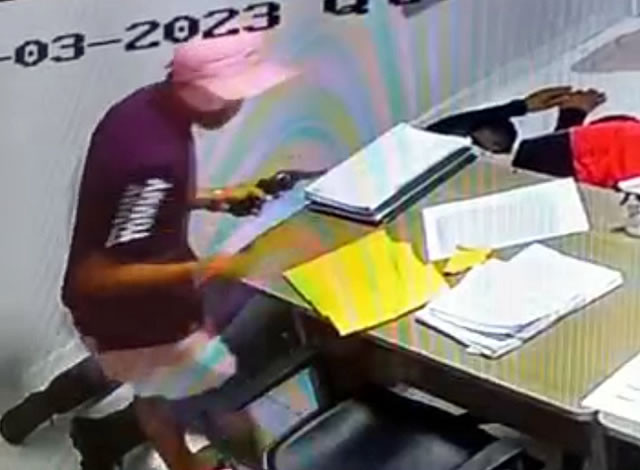 VÍDEO: Funcionários são feitos reféns durante roubo a posto de combustíveis em Marizópolis