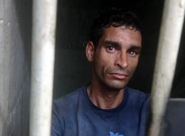 VÍDEO: Popular acusado de furtar fios de medidor de energia é preso pela Polícia Militar na cidade de Sousa