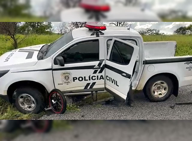 Popular morre e mulher fica ferida em colisão entre moto e viatura da Polícia Civil em Pombal