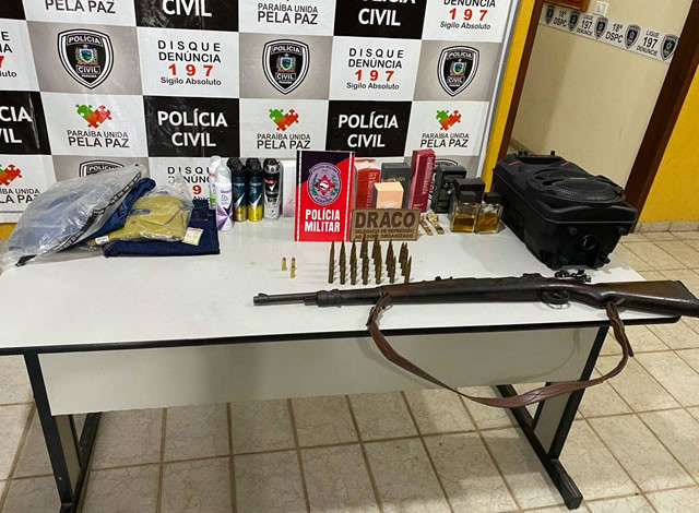 DRACO e Polícia Militar apreendem fuzil e munições, e recuperam objetos roubados em Bom Sucesso
