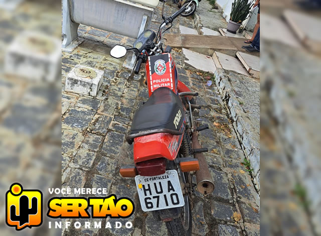 Motocicleta furtada é recuperada pela Polícia Militar após denúncia, em Sousa
