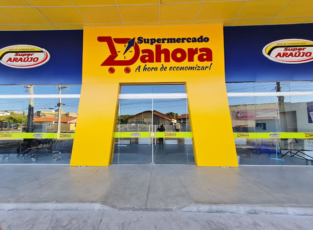 Homem é detido por populares após tentar praticar furto em supermercado na cidade de Cajazeiras
