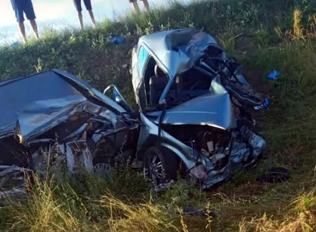 Jovem morre e duas pessoas ficam feridas em acidente envolvendo caminhão e carros em Paulista