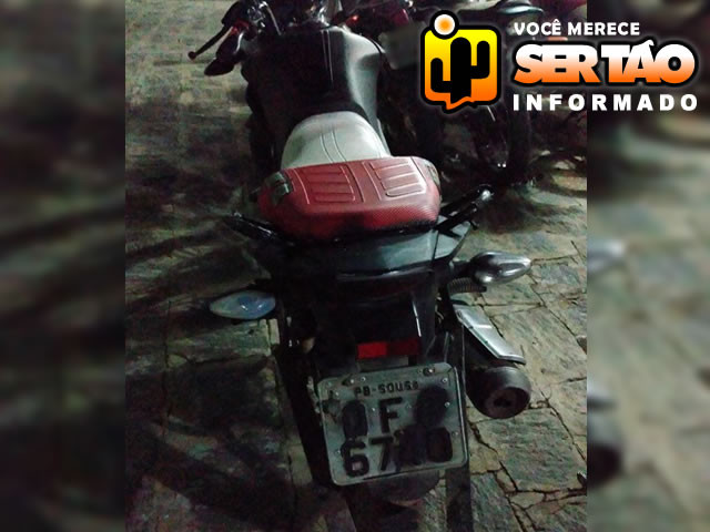 Moto utilizada em assalto na cidade de Sousa é encontrada abandonada pela Polícia Militar