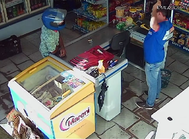 Bandido armado rende comerciante e pratica roubo em mercado na cidade de Coremas