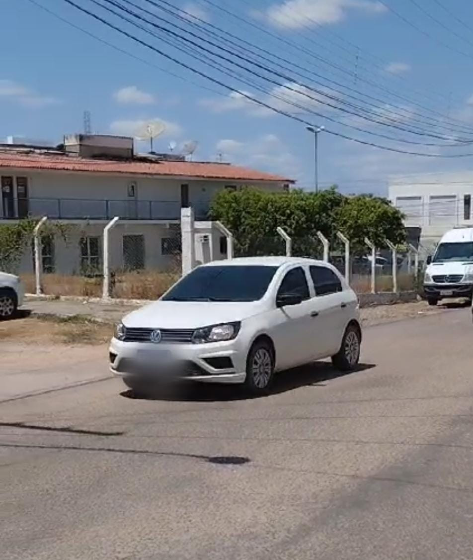 Polícia Militar recupera carro com restrição de roubo/furto no município de Sousa