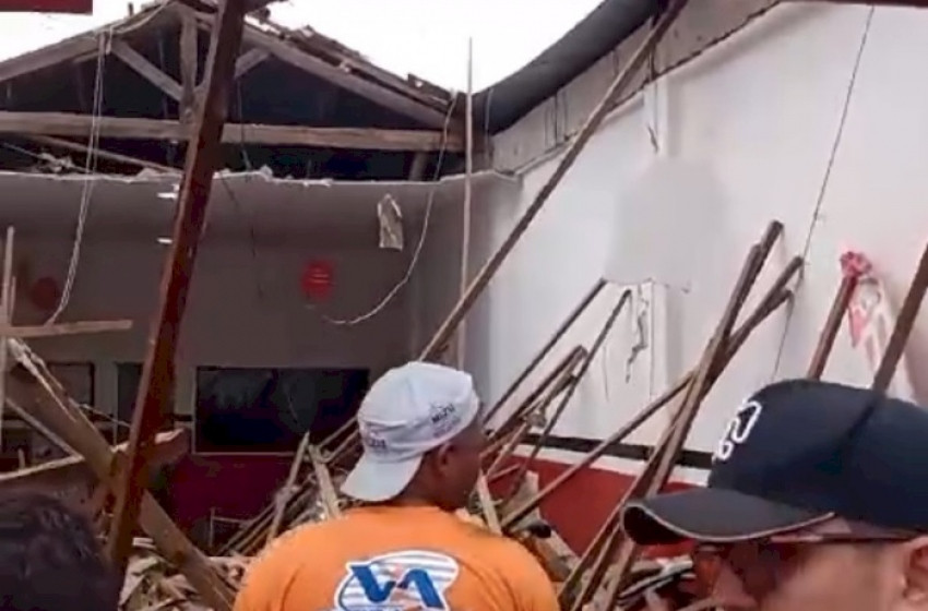 Teto de estabelecimento comercial desaba e uma pessoa fica ferida, em Sousa