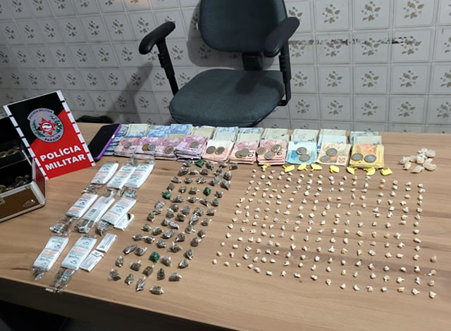 Polícia Militar prende mulher e desarticula ponto de venda de drogas na cidade de Pombal