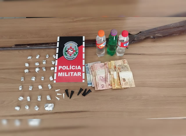 ROTAM prende homem e apreende drogas e arma em residência na cidade de Sousa